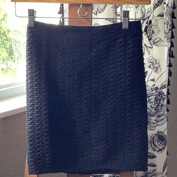 Guess Black Textured Mini Skirt - Picture 3 of 3